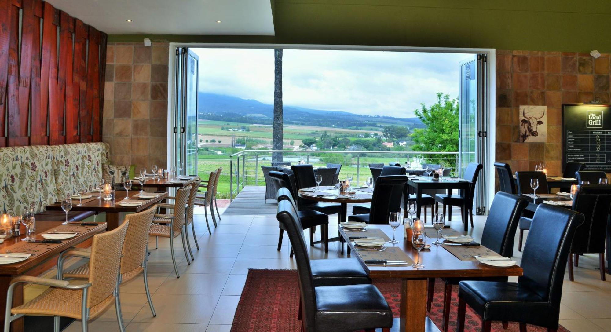 Hotel The Coach House At Val Du Charron Wellington Esterno foto